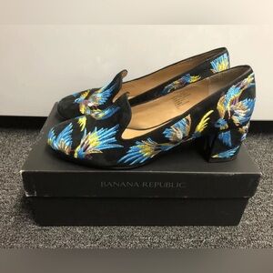 Banana republic close toe  black suede floral print shoe